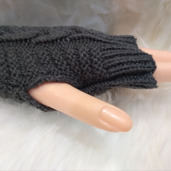 Fingerless Braided Knitted Gloves In Dark Gray - Picture 7 of 8